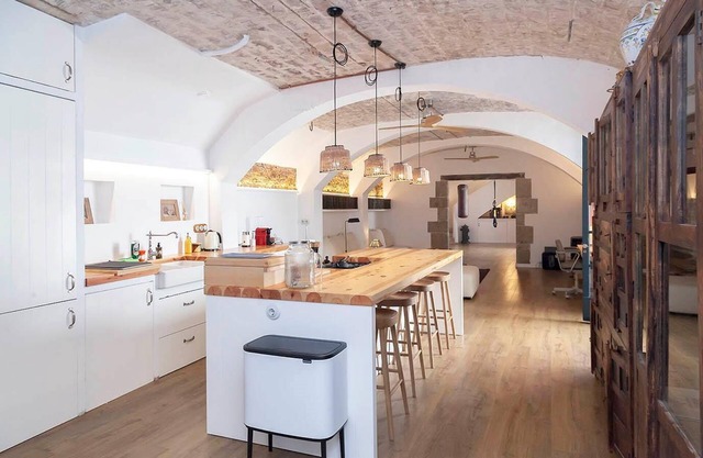 Can Boada Historic XVI cent. Villa Barcelona 5 min. walk to beach Renewed