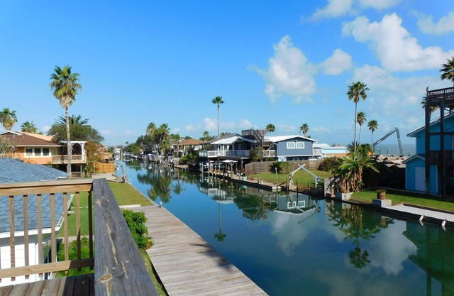 Canal Views W/Boat Slip on Key Allegro! Spacious and Cozy! New!