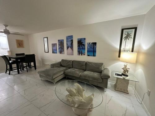 canalfront near beaches private home remodeled