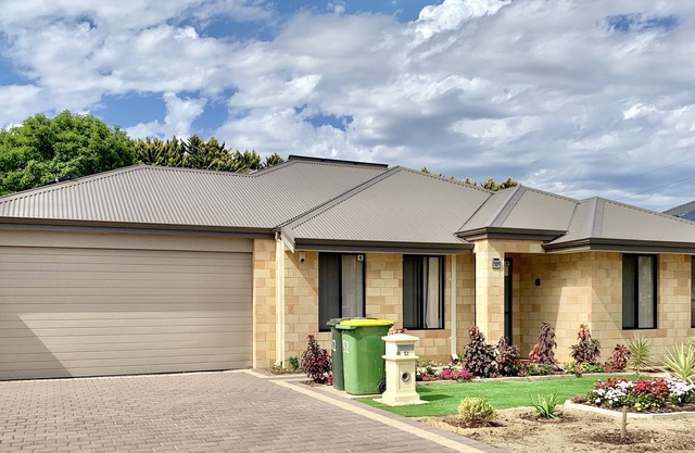 Cannington Home Accommodation House 6 (4 bedrooms and 2 bathrooms).