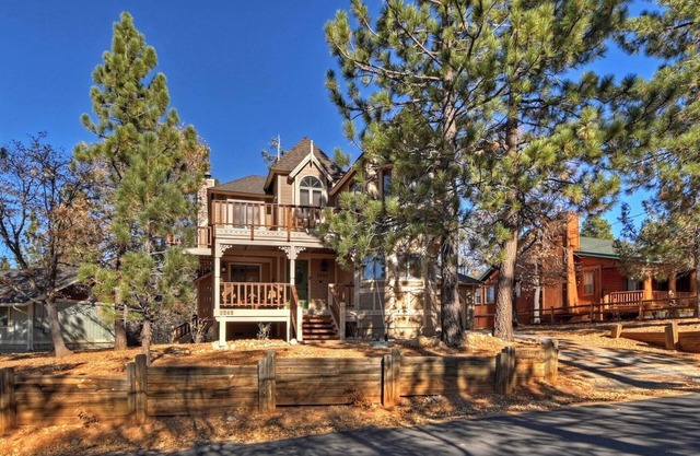 Canyon Castle Mtn Retreat w Hot Tub