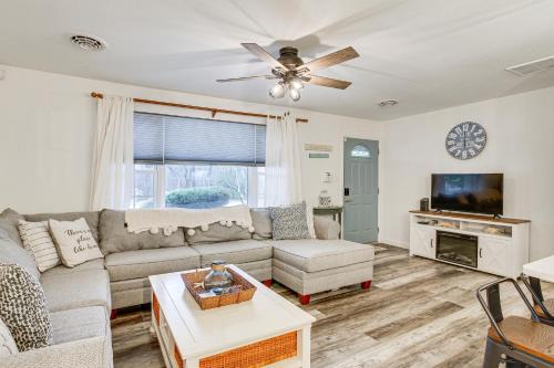Cape May Home with Deck about 2 Mi to Beach!