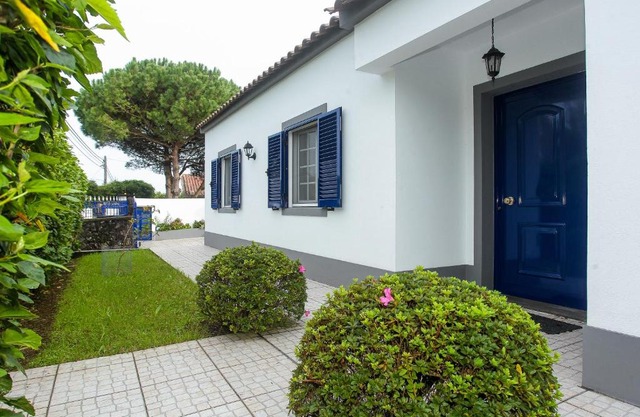 Capelas Blue , Relax & Fun - Up to 14 Guests!