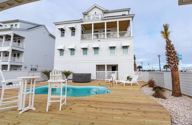 Captains Choice: 5-Bed Oceanfront Escape w/Private Pool, Elevator & Hot Tub!