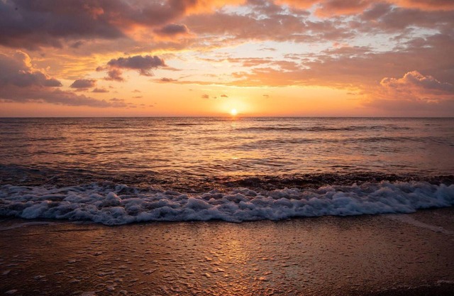 Captivating Lake & Oceanview Getaway House