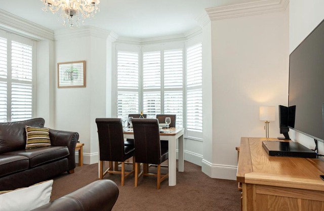 Carlton 2 a large modern Keswick appt with parking