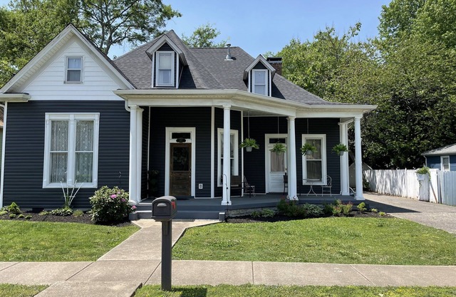 Carriage Lane Inn