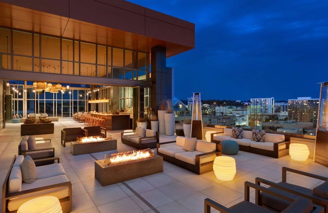 Carte Hotel San Diego Downtown, Curio Collection by Hilton