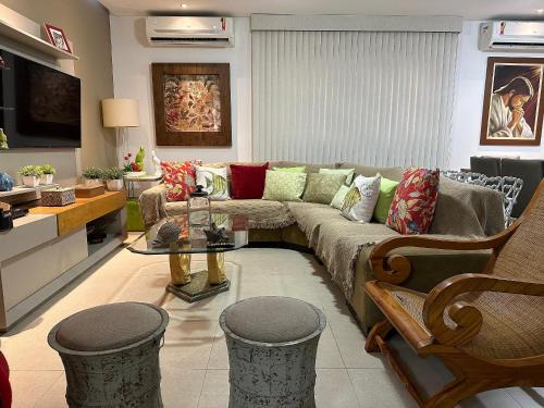 Casa ampla até 19 pessoas 5min da Praia