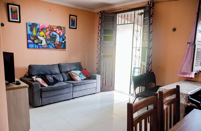 Casa bem equipada com WiFi e ótima localização