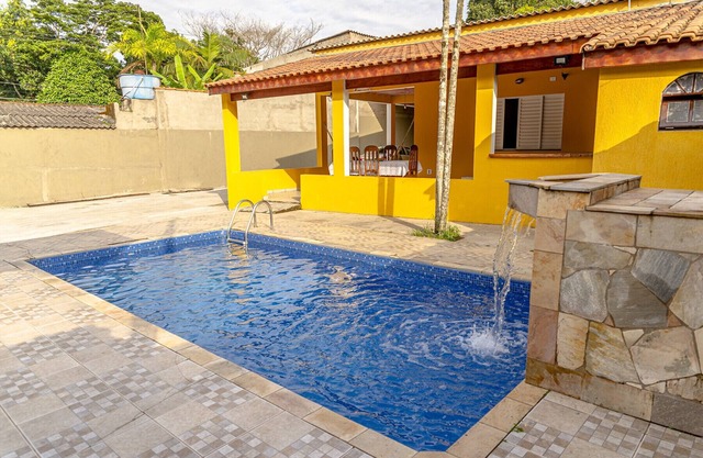 Casa c Wi-Fi, piscina e churrasqueira em Itanhaém