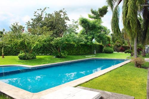 Casa Chinelo Alberca Wifi cerca hospital ISSSTE UTEZ DIEZ