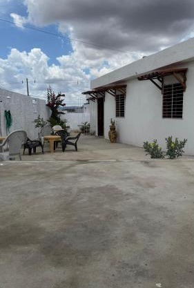 Casa com 2 quartos no Alto do Moura