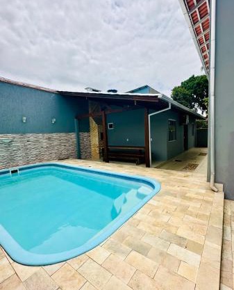 Casa com Piscina a 100metros da Praia NavegantesSC- RECANTO DO JESA