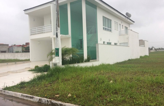 Casa com Piscina em Condomínio Fechado com Segurança 24h de Frente Para o mar