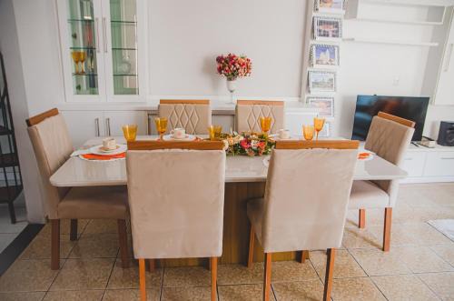 Casa completa com 3 suites, wi-fi e smart lock