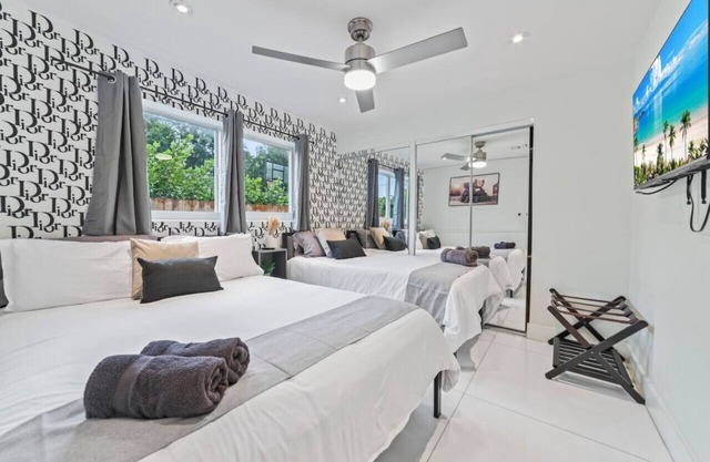 Casa Dior | Waterfront | Kayaks | 10min to beach