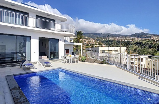 Casa dos Amores by LovelyStay