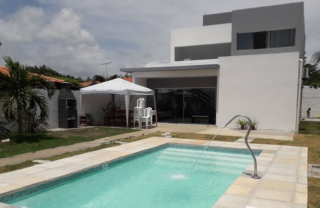 Casa em Condomínio Fechado Próximo a Praia do Francês
