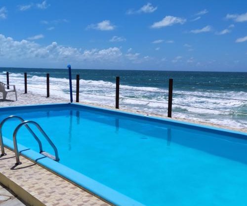 Casa em condomínio, beira mar e piscina Barra de São Miguel - Maceió- AL