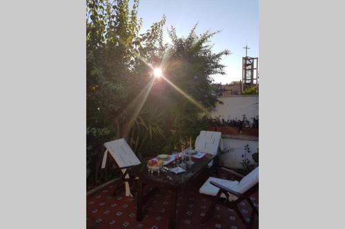 Casa en GRANADA con jardín, fácil aparcamiento calle