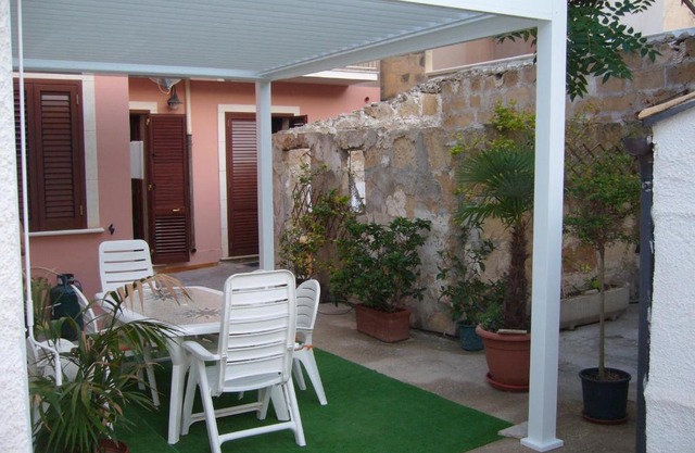 Casa indipendente con ampia veranda