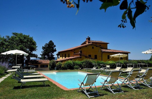 Casa Leggiadra D: A characteristic apartment that is part of an ancient country house.