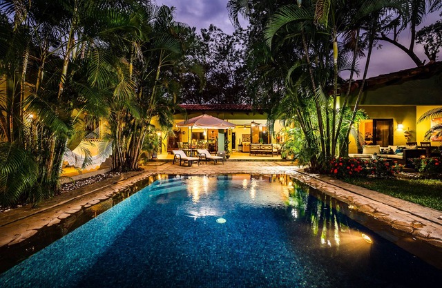 Casa Lirica 4-Bedroom Home w/Salt Water Pool @ Playa Grande Beach