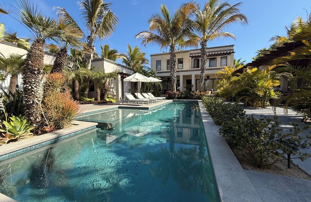 Casa Lobo - Private, luxury home in an exclusive beachfront neighborhood