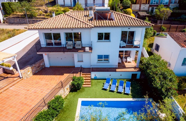 Casa Loto beautiful modern familiy house