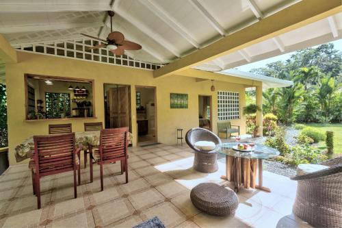 Casa Mariposa 2 BR in Playa Chiquita