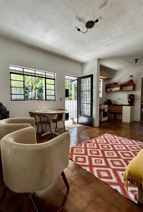 Casa para até 10 pessoas 2min da praia