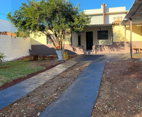 Casa Parque Alvorada com garagem e ar Condicionado