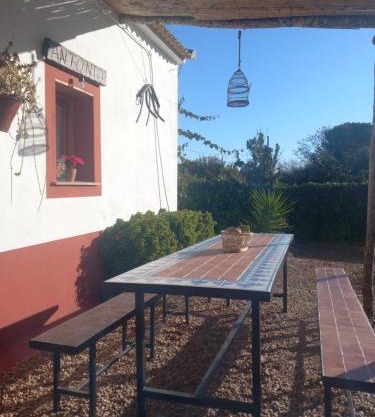 Casa Rural Camino de los molinos y su establo