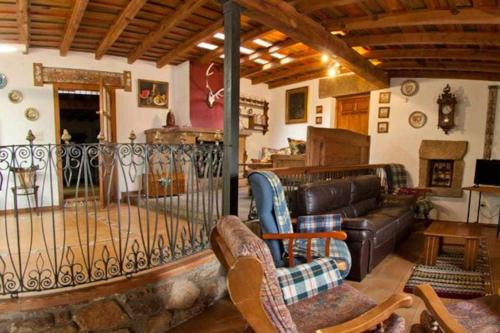 Casa Rural Lucía es una casa rural amplia con pat