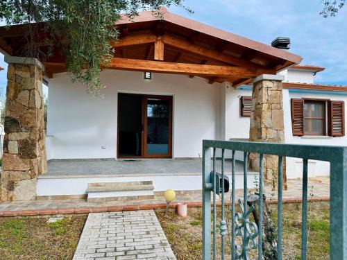 CASA SAS ENAS trilocale indipendente -Ammentos Posada -