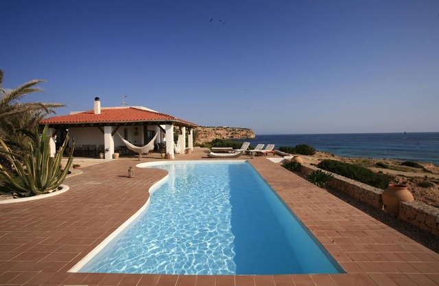 Casa Senrramada, Villa on the seafront