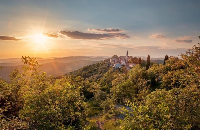 Casa Stella is in a small and quiet village Draguc in the middle of Istria