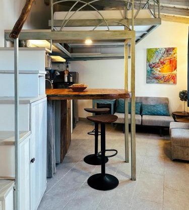 Casaluna, centre village, joli petit studio