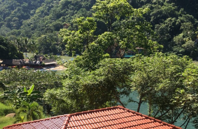 Casita Armonia 1, cabin facing the sea