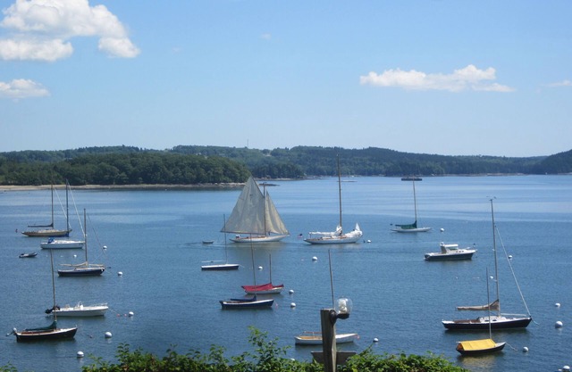 Castine Harbor Haven- Charming Waterfront Escape with Panoramic Water Views.