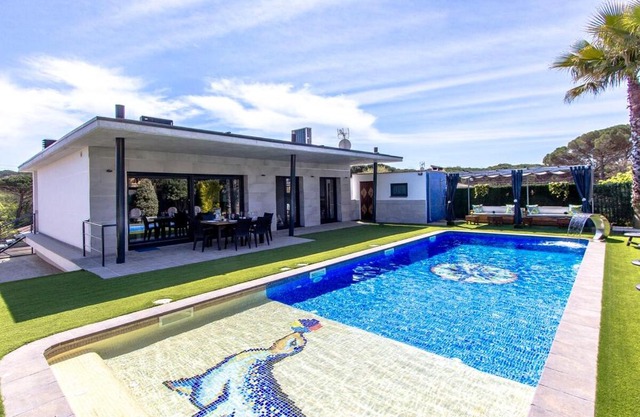 Catalunya Casas Modern Vacation Paradise 'Villa Ainmi' on the Costa Brava!