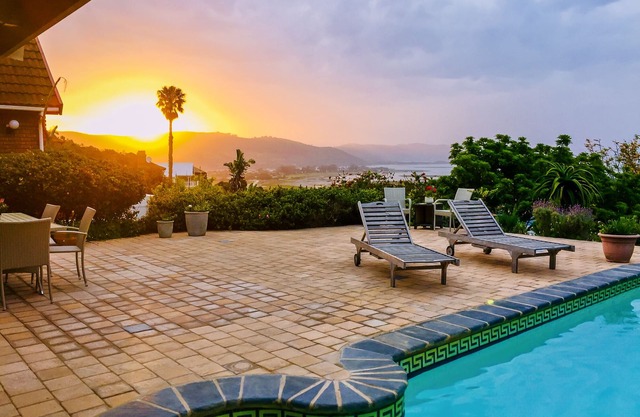 Catch the breeze - unlimited views of Knysna Lagoon and Outeniqua mountains