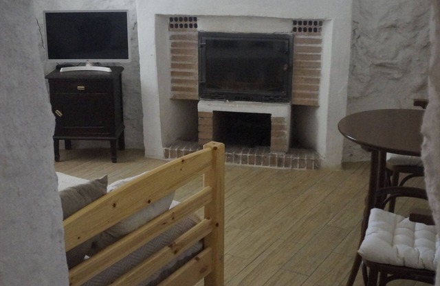 Cave House "La Estrella" 10 minutes from Granada center.