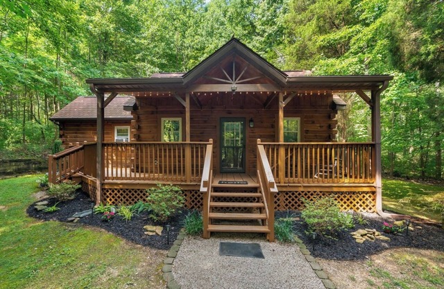 Cedars Edge cabin at Patoka Lake w/park pass