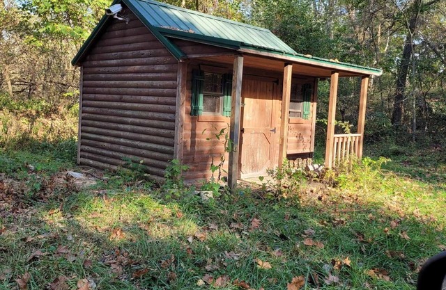 Celtic Glen Farm Stay - Mini Log Cabinn