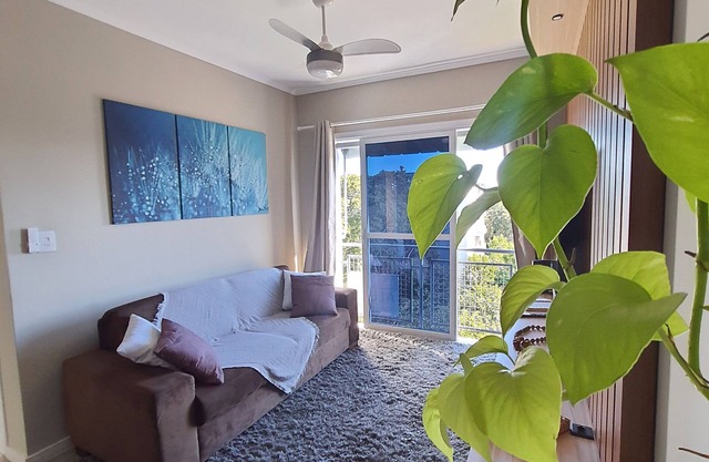 Central Executive Apartment – Wi-Fi & Garage