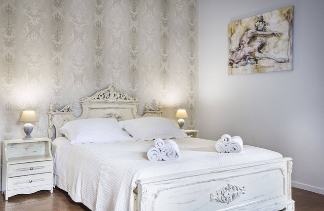 Central Apartment - One Bedroom Apartment, Sleeps 2