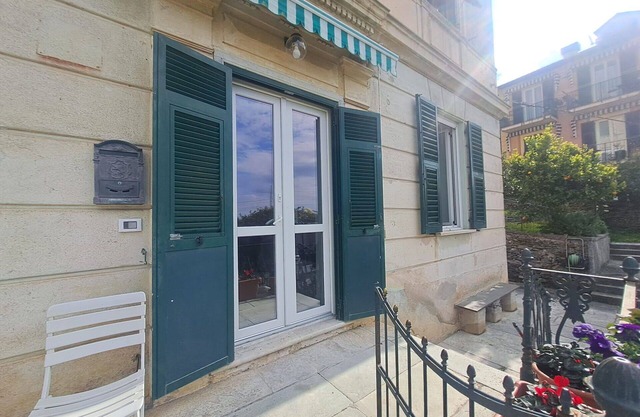 Central Design Flat With Parking, Bogliasco