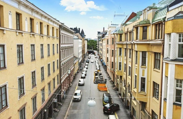 Central Jugend House in Walkable Area. Tram/Bus 200m. Netflix/Wi-Fi.